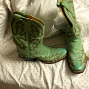 Used woman’s rod Patrick cowboy boots